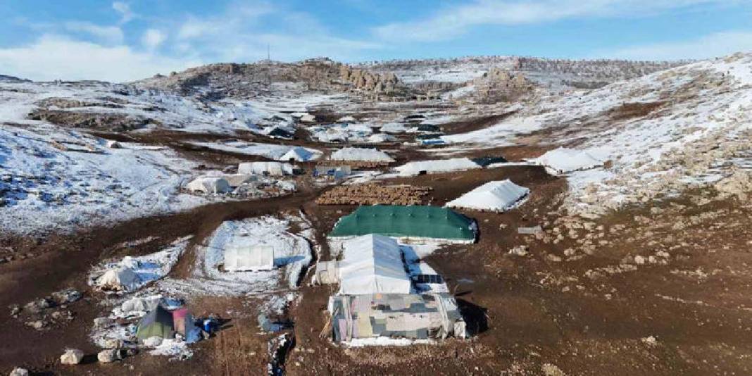 Ömürleri göç yollarında emekle geçiyor: Kışın sığındıkları köy konargöçer izleri taşıyor 1